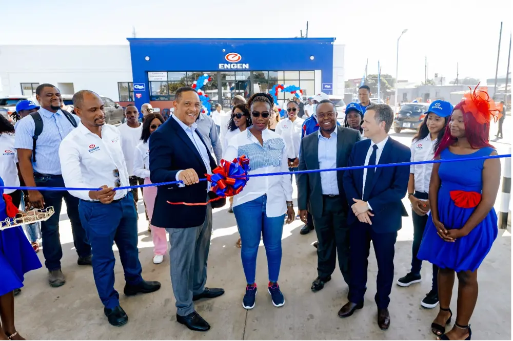 ribbon cutting image